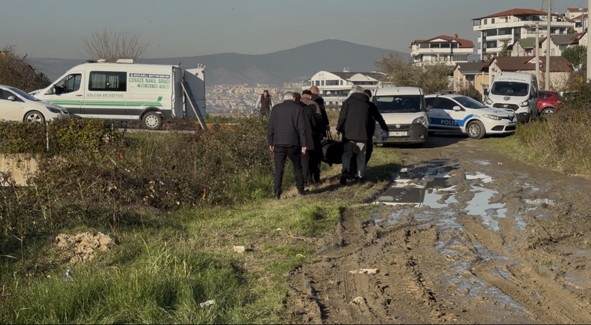 Kız Arkadaşı Tarafından Çalılıkların Arasında Ölü Bulundu (4)