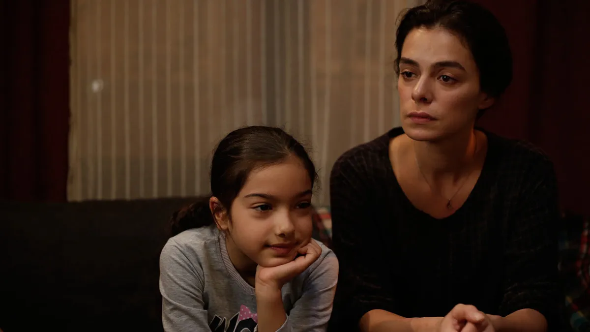 Kübra Süzgün Kimdir, Kaç Yaşında Hangi Dizi Ve Filmlerde Rol Aldı (3)