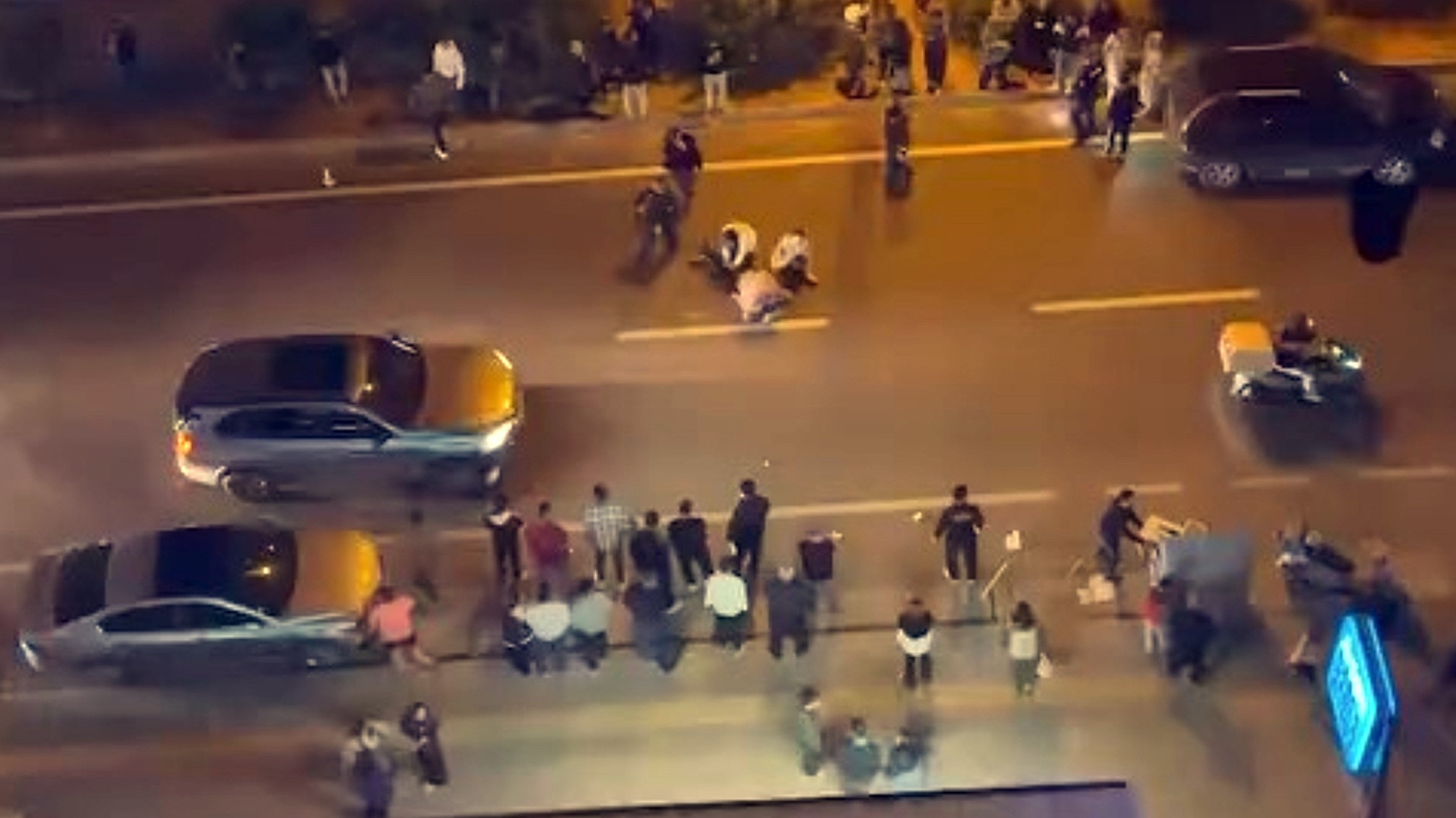 Mersin Erdemli’de Yolun Karşısına Geçmeye Çalışan 63 Yaşındaki O.c., Otomobilin Çarpması Sonucu Ağır Yaralandı. Olayla Ilgili Soruşturma Sürüyor (2)