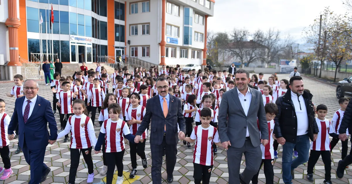 Okyanus Koleji’nde 157 Öğrenciye İnegölspor Forması Verildi (4)