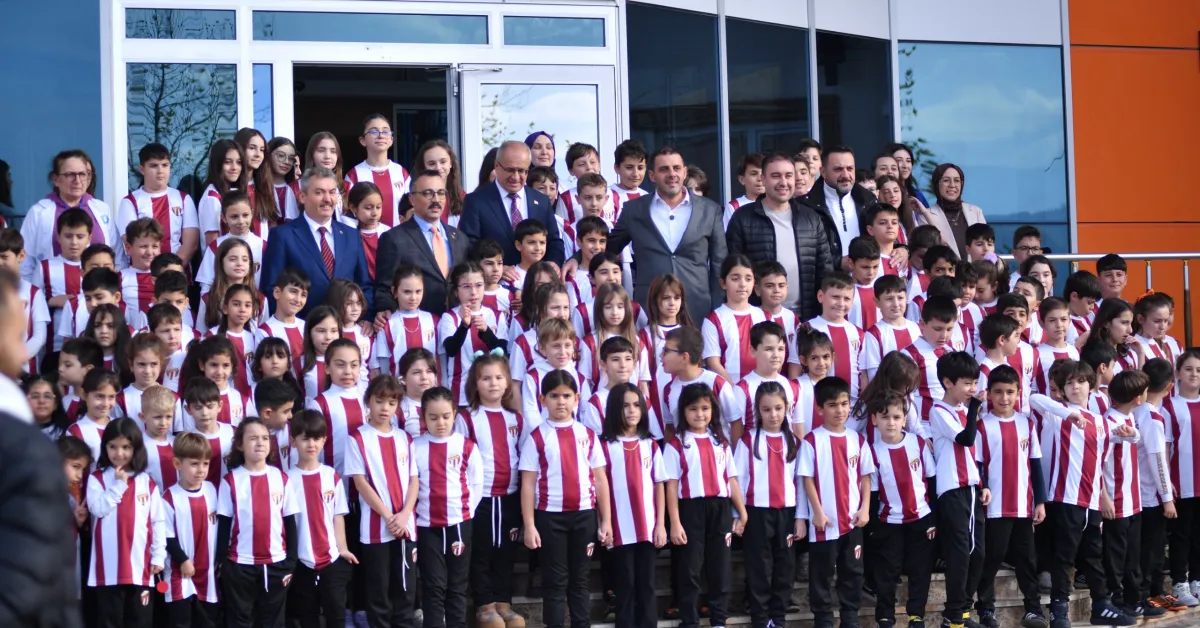 Okyanus Koleji’nde 157 Öğrenciye İnegölspor Forması Verildi (5)