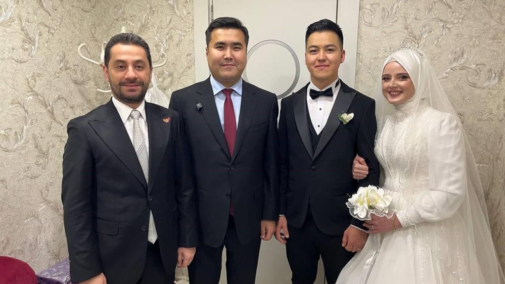 Onlarca Bursalı Düğüne Katıldı! Sosyal Medya Çağrısı Yalnız Bırakmadı (2)