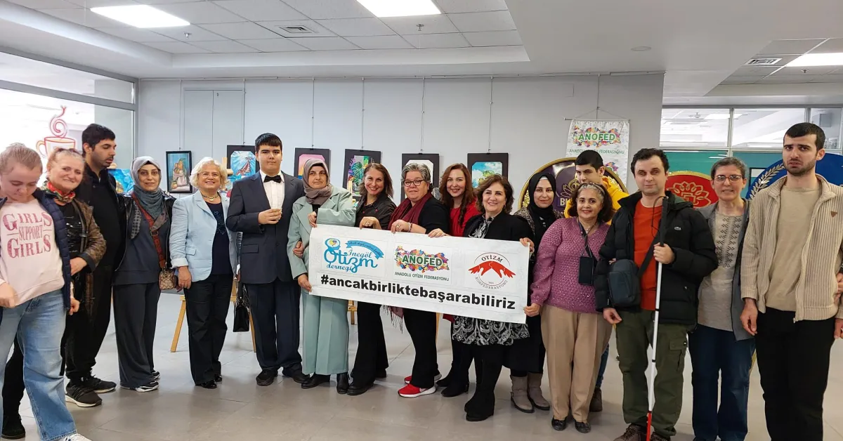 Otizmli Genç Yetenek Ali Doğan’ın Sergisi Bursa’da Açıldı (4)