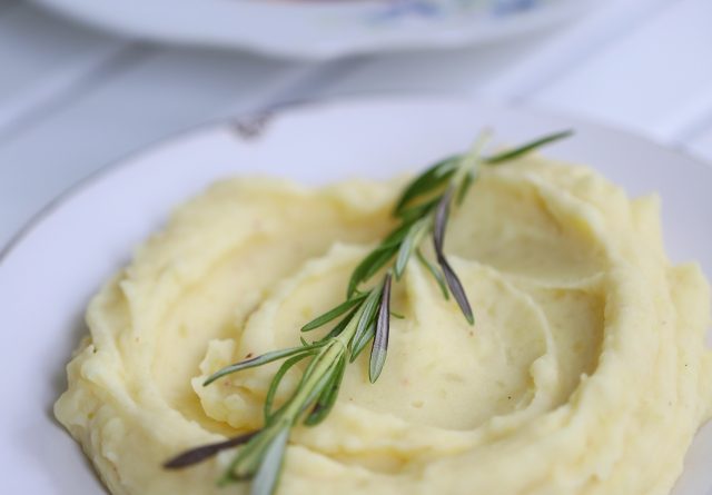 Patates Püresi Tarifi Nasıl Yapılır Kıvamı Güzel Ve Lezzetli Patates Püresi Hazırlamanın Sırrı Nedir (2)