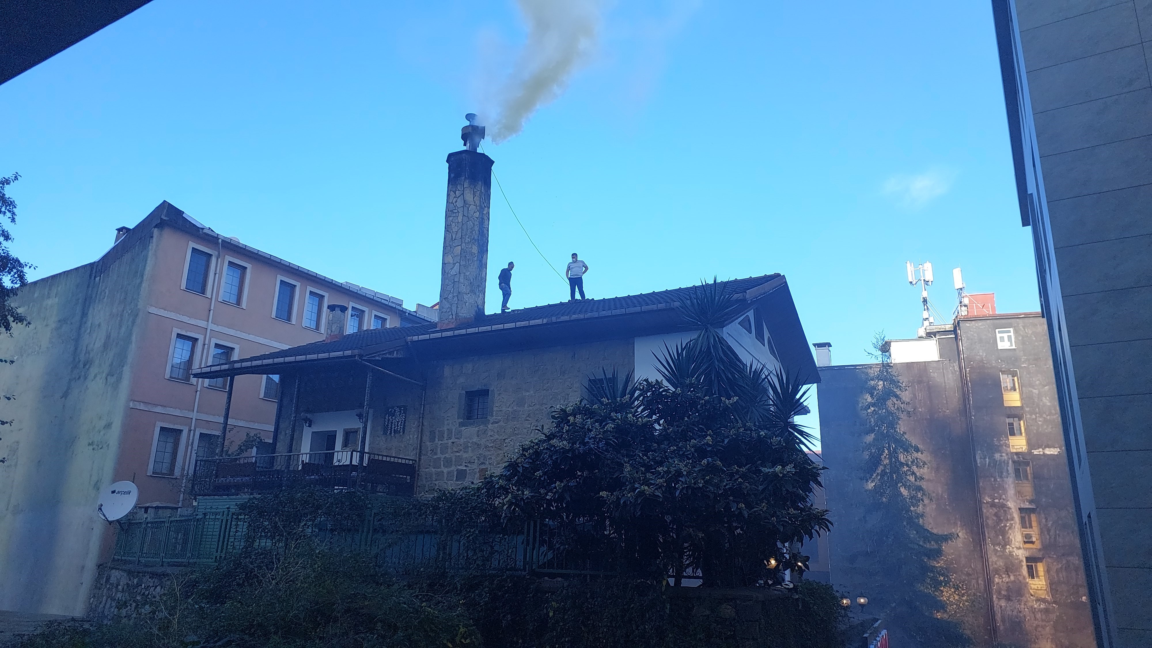 Rize'de Baca Yangını Paniğe Neden Oldu (1)