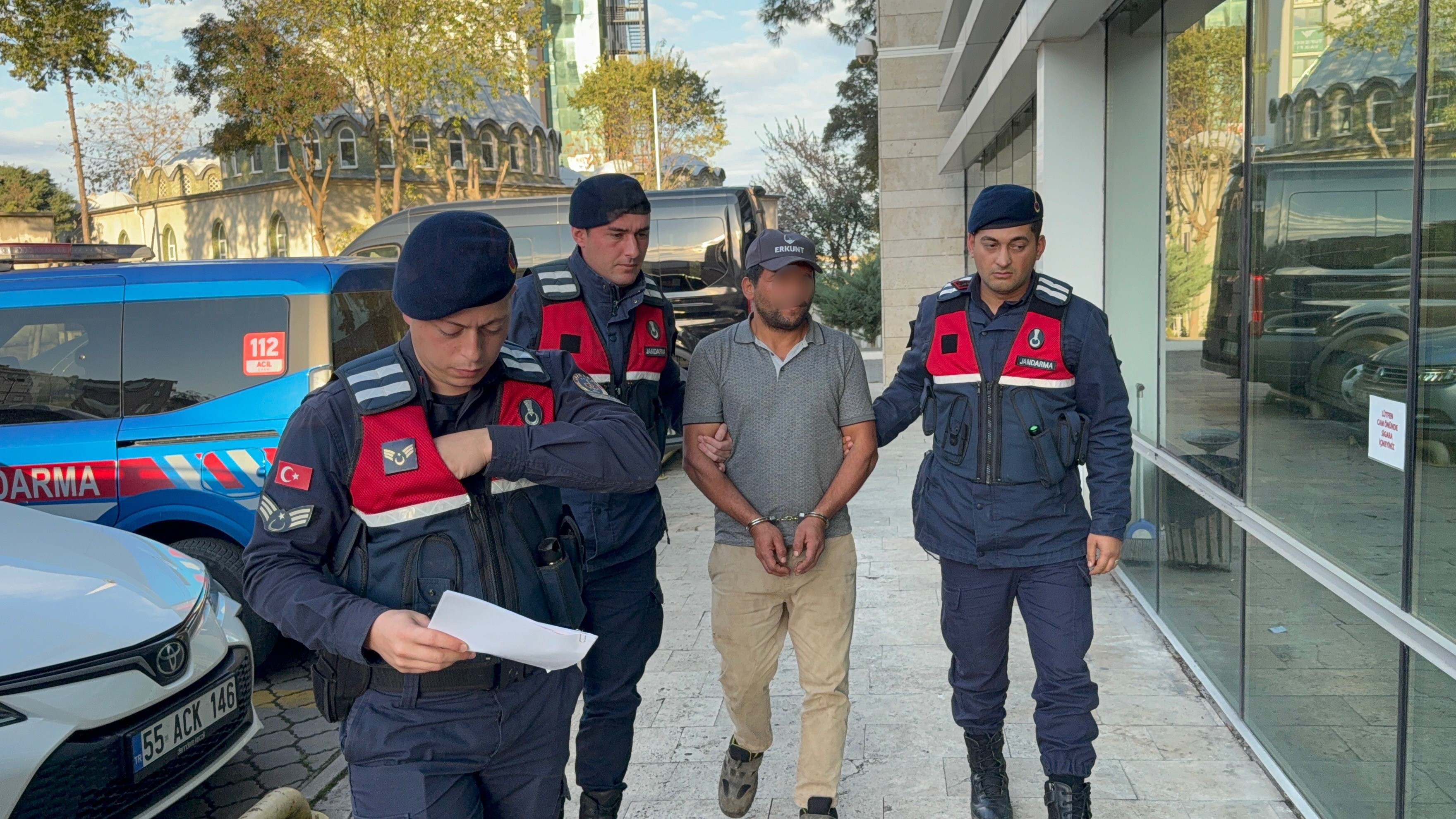 Samsun Tekkeköy’de Ağaç Kesimi Sırasında Dalın Başına Çarpması Sonucu 1 Kişi Hayatını Kaybetti. Olayla Ilgili 1 Kişi Tutuklandı (2)