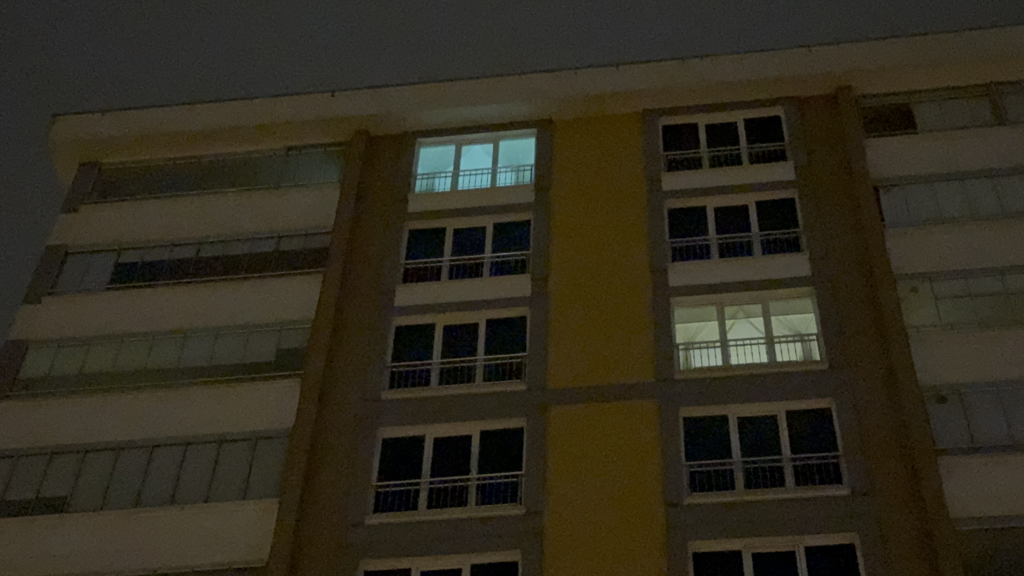 Samsun’da 9. Kattan 2. Kata Düşen Öğretmen Hayatını Kaybetti (4)