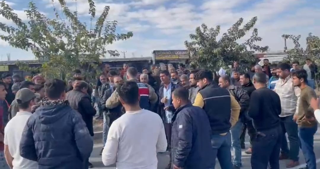Şanlıurfa’da Otomobilin Çarptığı Çocuk Hayatını Kaybetti (4)