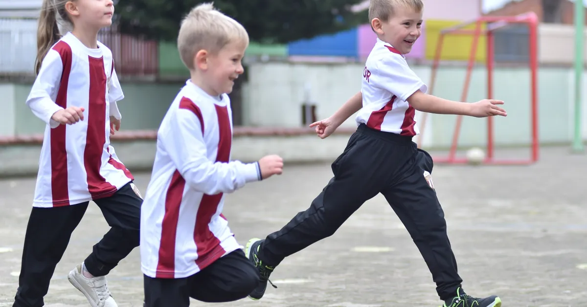 Sedat Ve Ahmet Cinci Kardeşlerden 94 Öğrenciyi Gülümseten Destek (4)