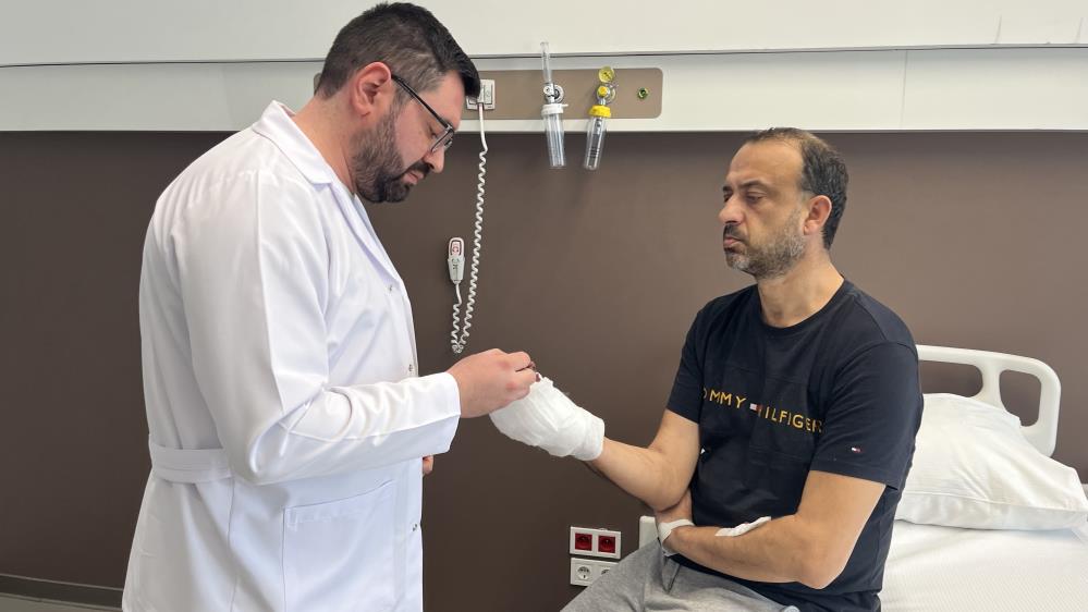 Şifayı Bursa'da Buldu! Kopan Parmağını Buz Poşetine Koyup Getirdi (1)