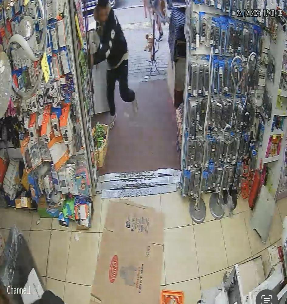 Silahla Kovaladığı Şahsa Kurşun Yağdırdı! O Anlar Kameraya Yansıdı (2)