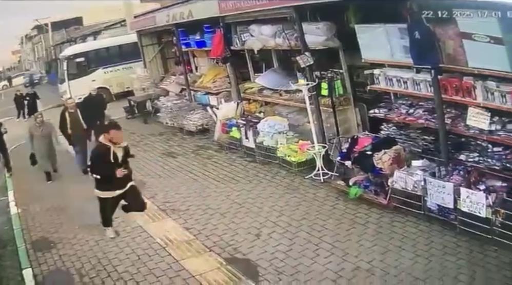 Silahla Kovaladığı Şahsa Kurşun Yağdırdı! O Anlar Kameraya Yansıdı (3)