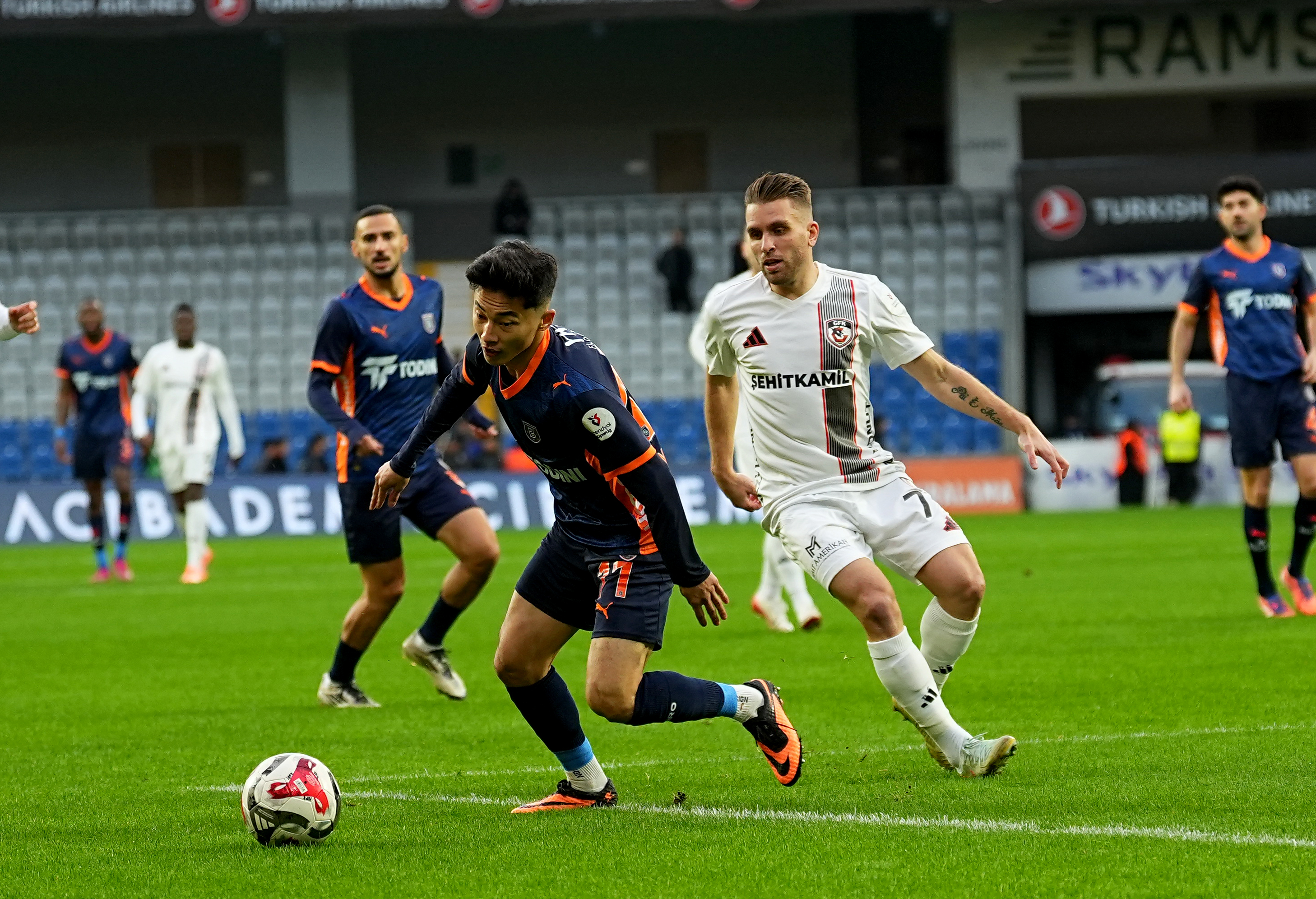 Süper Lig'de Sezonun İlk Yarısı Tamamlandı! İşte Takımların Sıralaması Ve Öne Çıkan Sonuçlar (1)-1