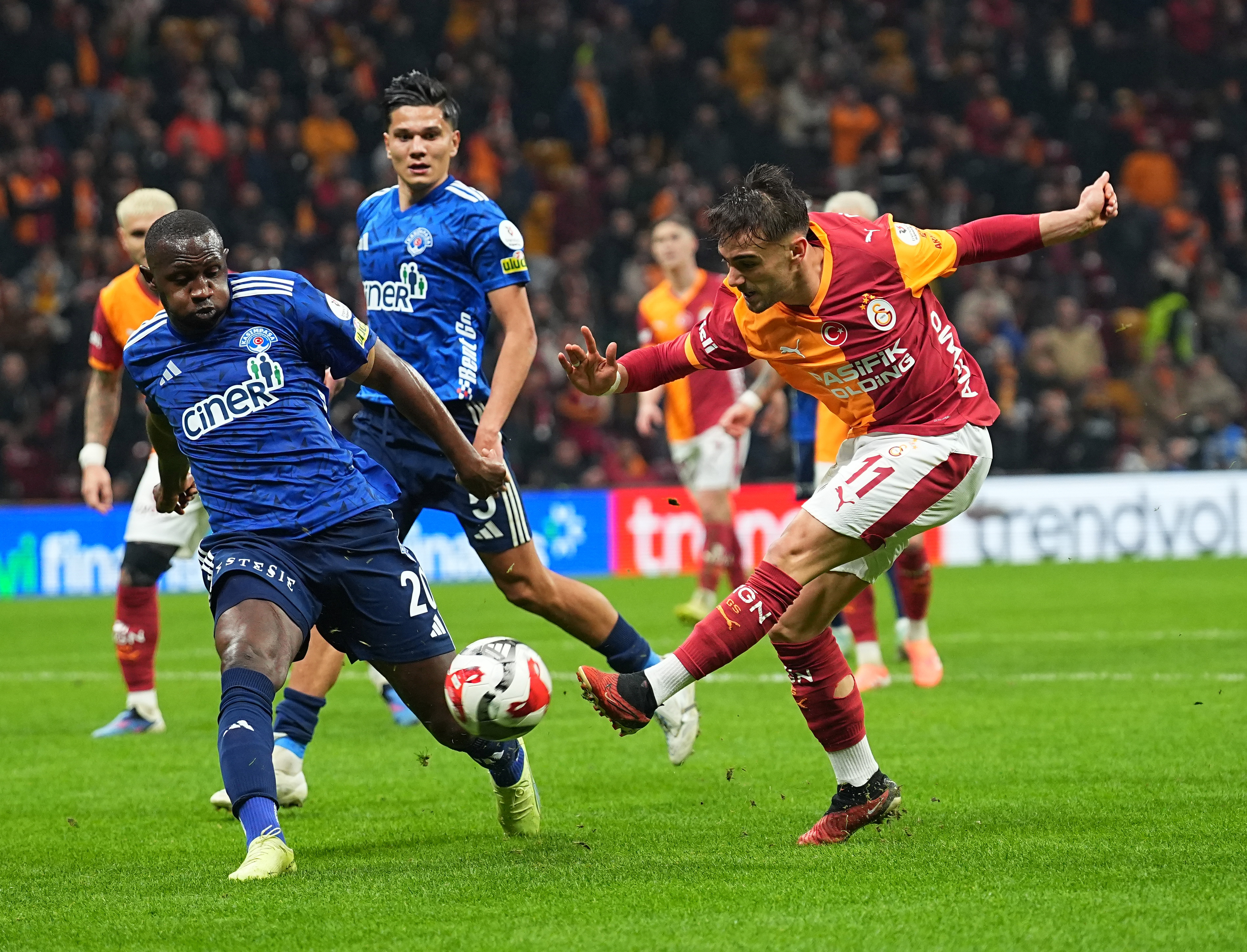 Süper Lig'de Sezonun İlk Yarısı Tamamlandı! İşte Takımların Sıralaması Ve Öne Çıkan Sonuçlar (3)