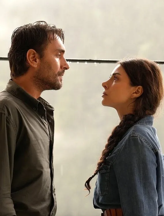 Taşacak Bu Deniz Adil Koçari Kimdir Ulaş Tuna Astepe Kimdir, Kaç Yaşında Hangi Film Ve Dizilerde Rol Aldı (3)