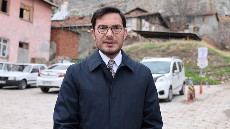 Tokat'ta Mhp'li Başkanın Odasında Böcek Bulundu! (1)