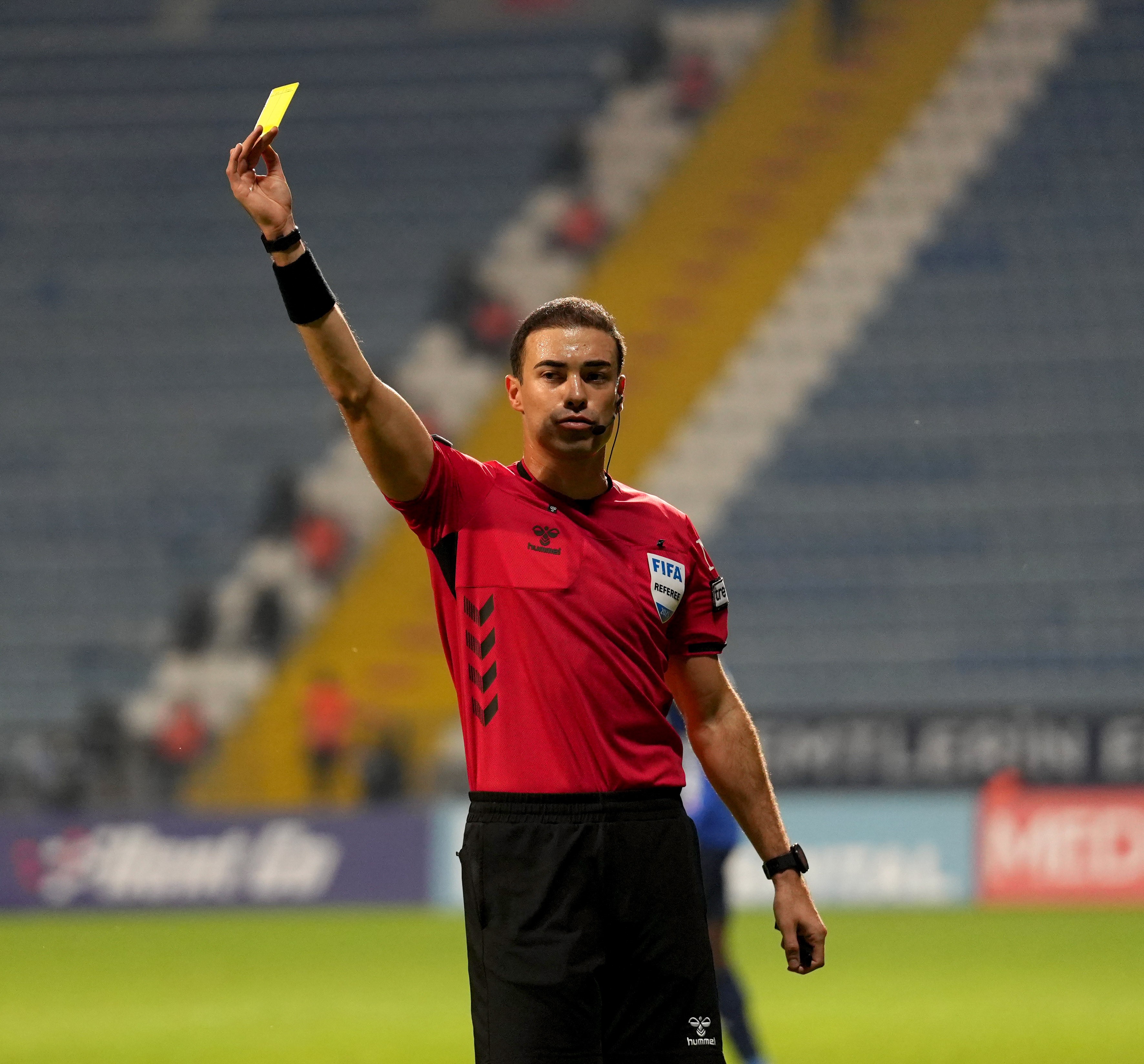 Trendyol Süper Lig'in Ilk Yarısında 676 Sarı, 38 Kırmızı Kart Çıktı (1)