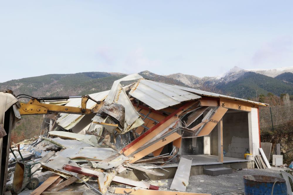 Uludağ’ın Güzelliklerini Mahveden Yapılar Yerle Bir Edildi (2)