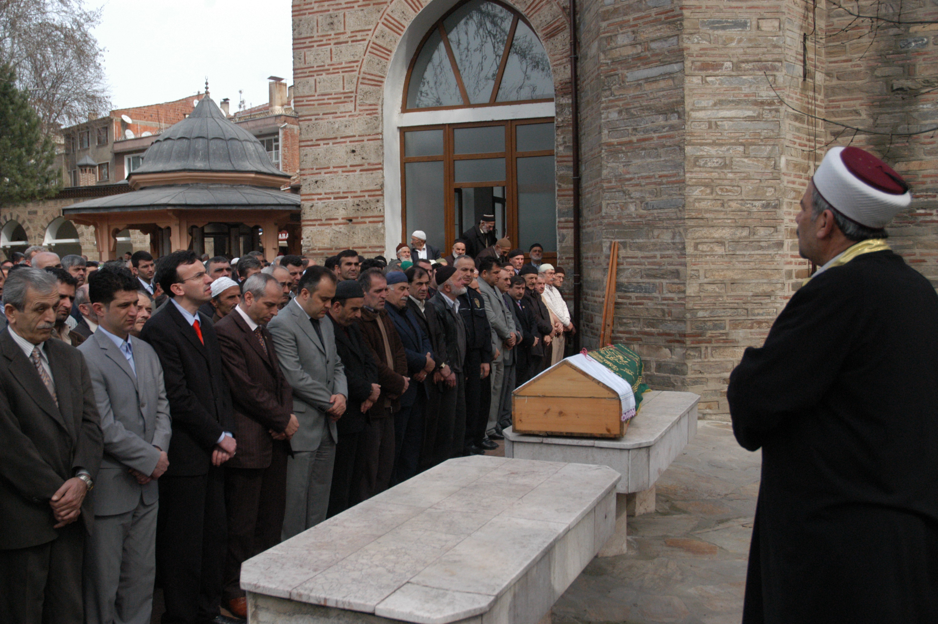 Vefat Edenler Cenaze Bilgileri Ölüm Haberleri Mezarlık Kabir Bilgileri Gencgazete (94) 05 Aralık 2025 Cuma