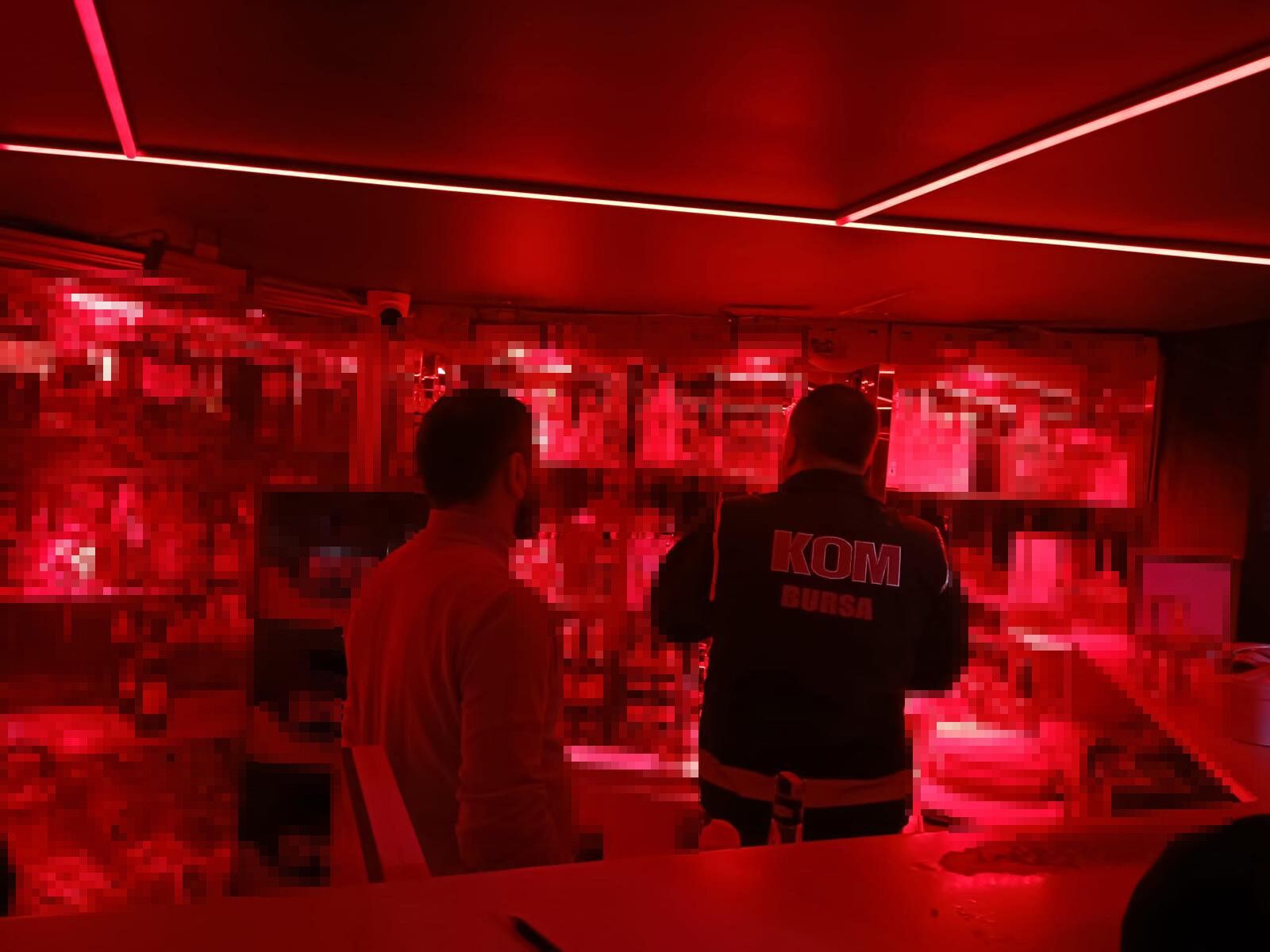 Yılbaşı Öncesi, Bursa Polisinden Eş Zamanlı Sahte Alkol Denetimi (2)