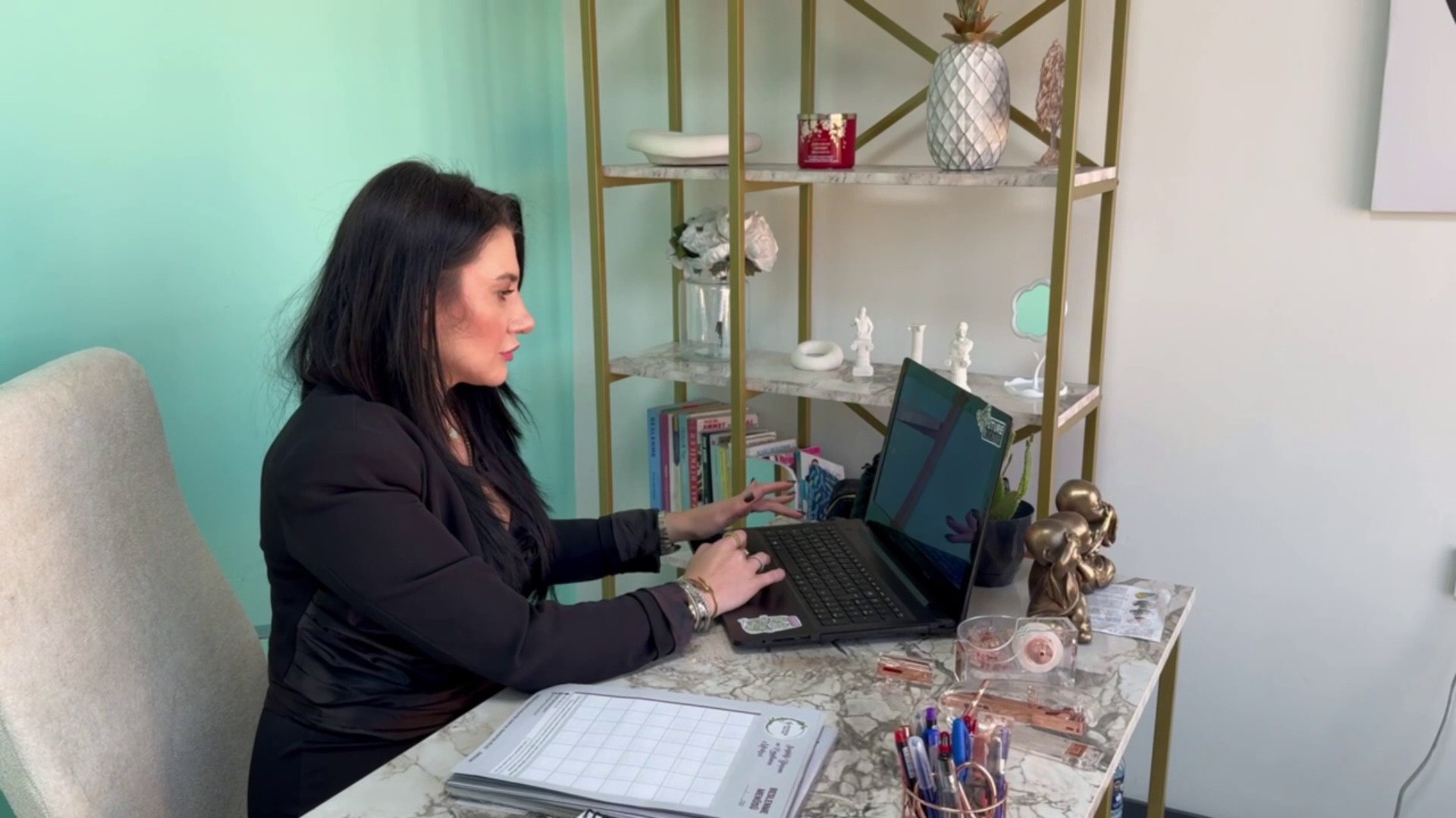 Zonguldak'ta Diyetisyen Gizem Güneş, Sosyal Medyada Yayılan Hızlı Zayıflama Diyetleri Ve Tek Tip Beslenme Yöntemlerinin Ergenler Üzerindeki Olumsuz Etkilerini Anlattı. Güneş, Doğru Beslenmenin Önemini Vurguladı (1)