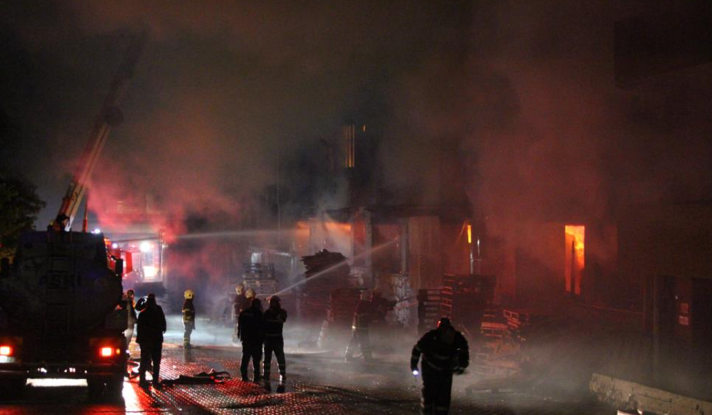 Adana’da Fabrika Yangını (2)