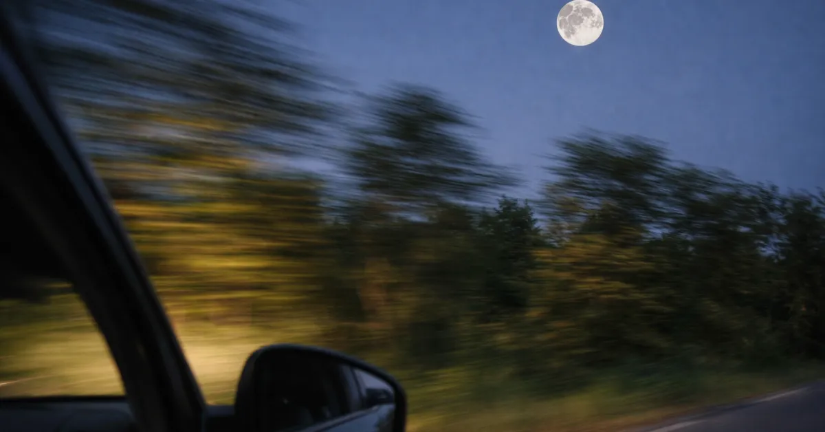 Ay Neden Bizi Hep Takip Ediyormuş Gibi Görünür Gencgazete