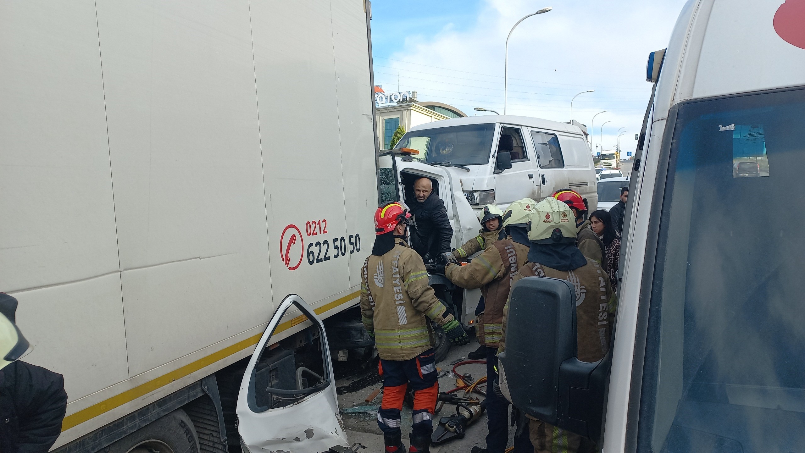 Bağcılar'da Çekici Dehşet Saçtı! 4 Yaralı (2)