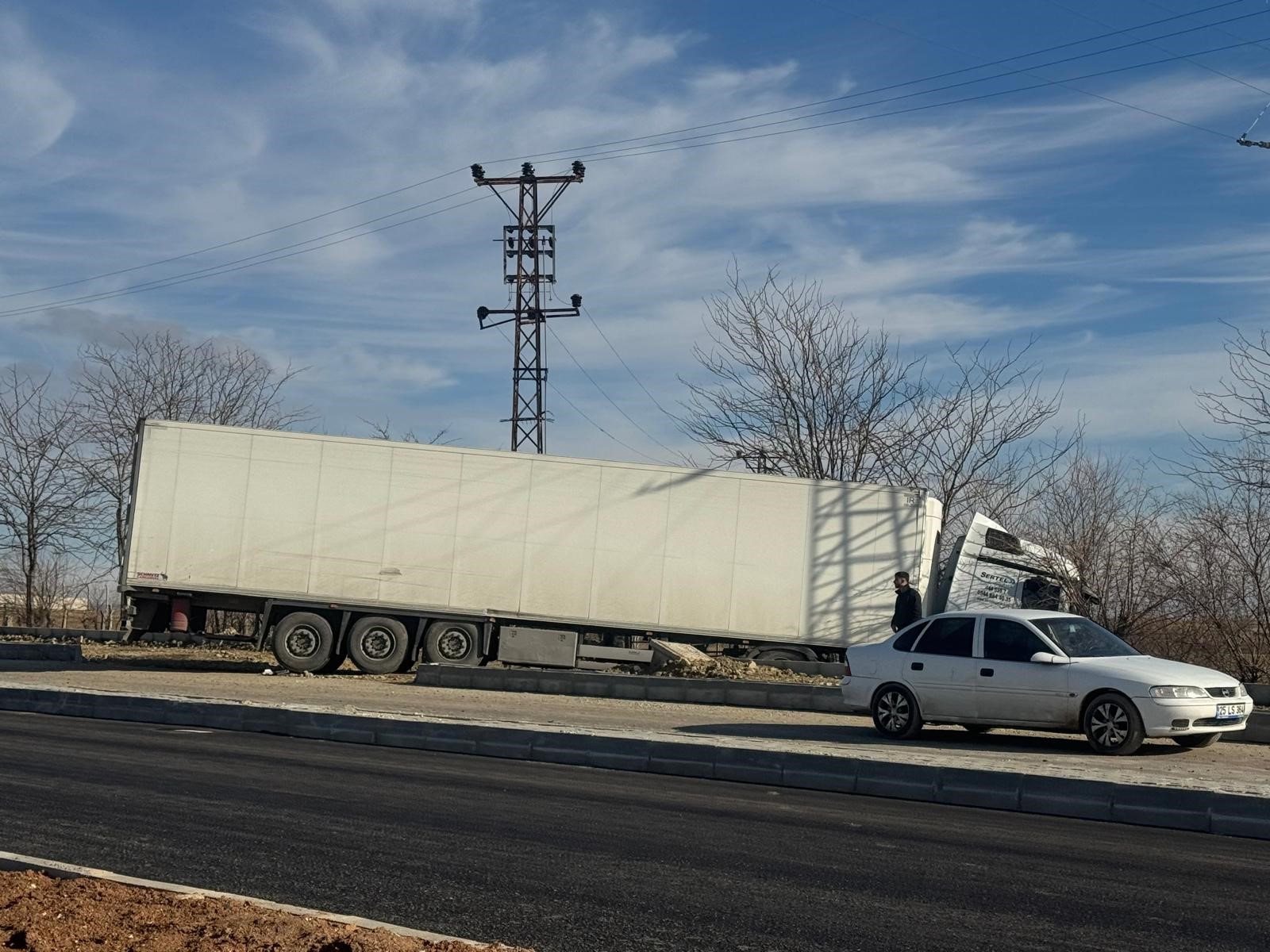 Batman’da Tır Ile Minibüs Çarpıştı! Çok Sayıda Yaralı (2)