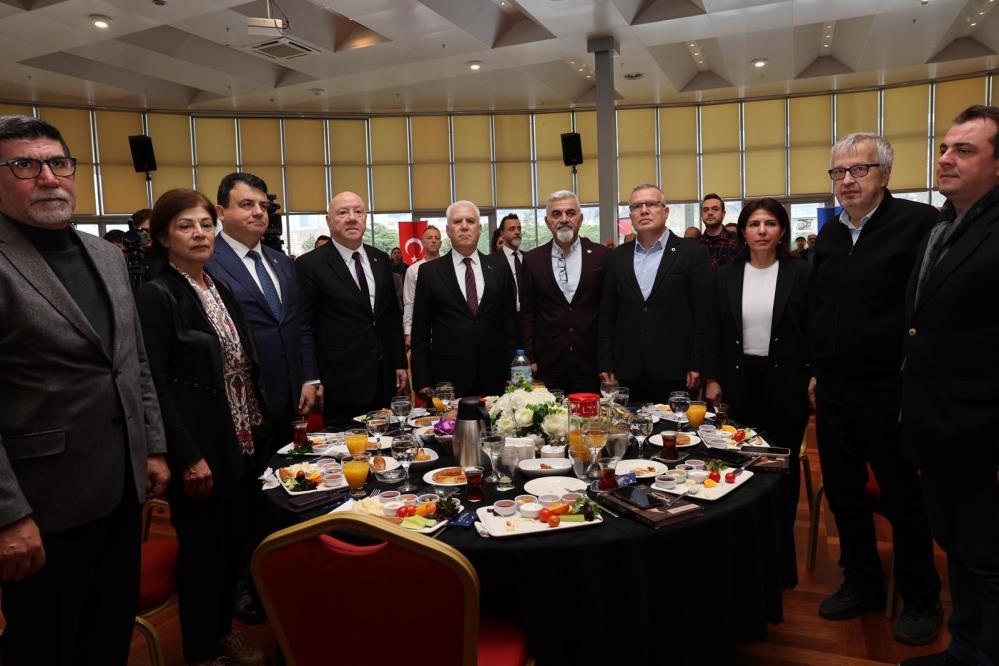 Bozbey’den Net Mesaj! “Bizim İşimiz Bursa’ya Hizmet” (1)