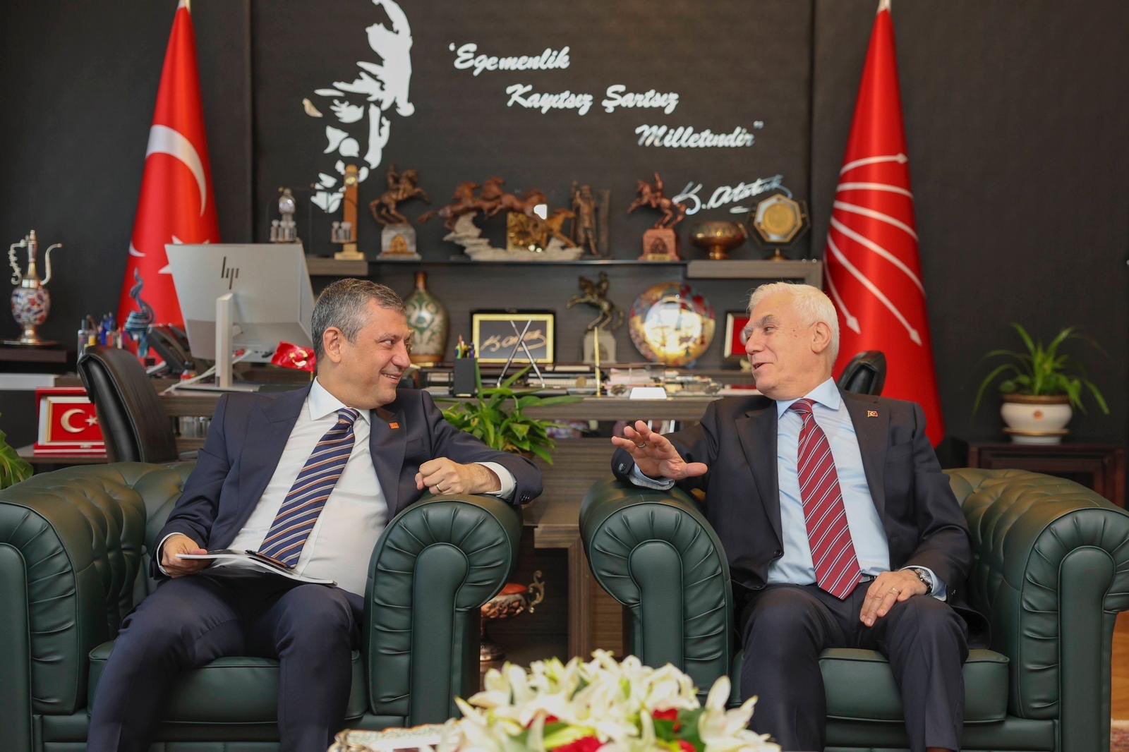 Bursa Büyükşehir Belediye Başkanı Bozbey'den Genel Başkan Özel'e Ziyaret (3)