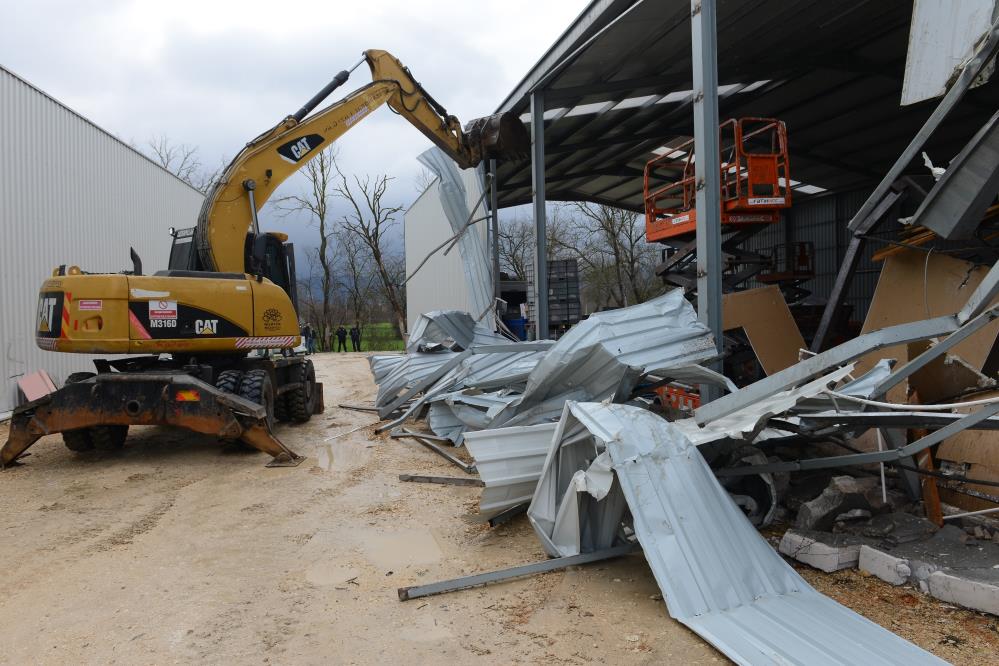 Bursa'da 3 Kaçak Yapı Yıkıldı! (2)