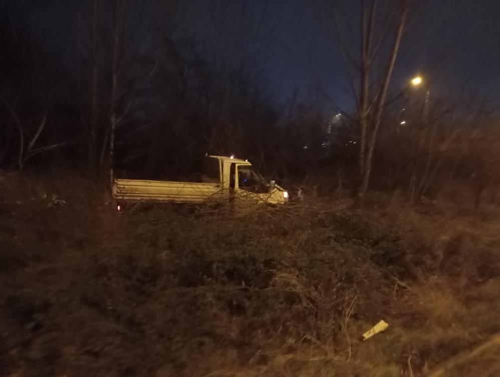 Bursa'da Akıllara Durgunluk Veren Kaza! Bariyerler Araçların Üzerine Düştü (5)