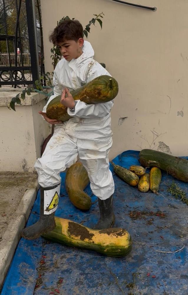 Bursa'da Ata Tohumundan 30 Kiloluk Kıbrıs Kabağı Yetiştirildi! (2)