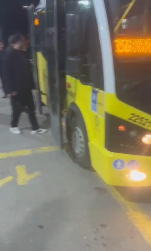 Bursa'da Bir Yolcu Minibüste Kalp Krizi Geçirdi! (1)