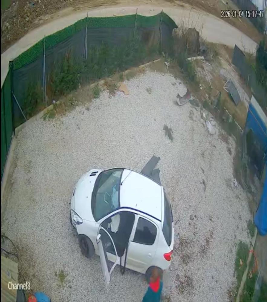 Bursa'da Direksiyon Hakimiyetini Kaybeden Sürücü Ölümden Döndü!-1