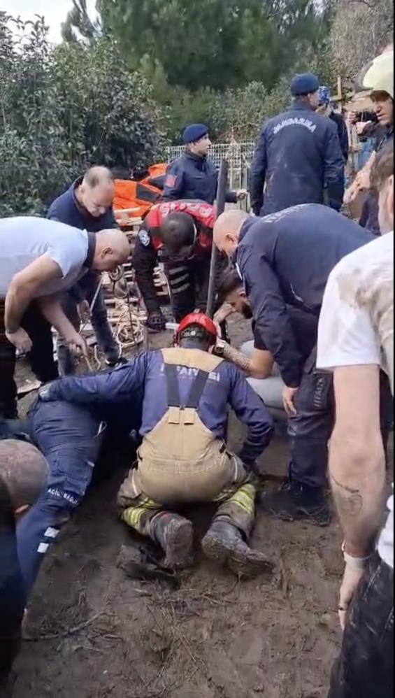 Bursa'da Feci Olay! Baba Ve Oğlu Canından Oluyordu (2)