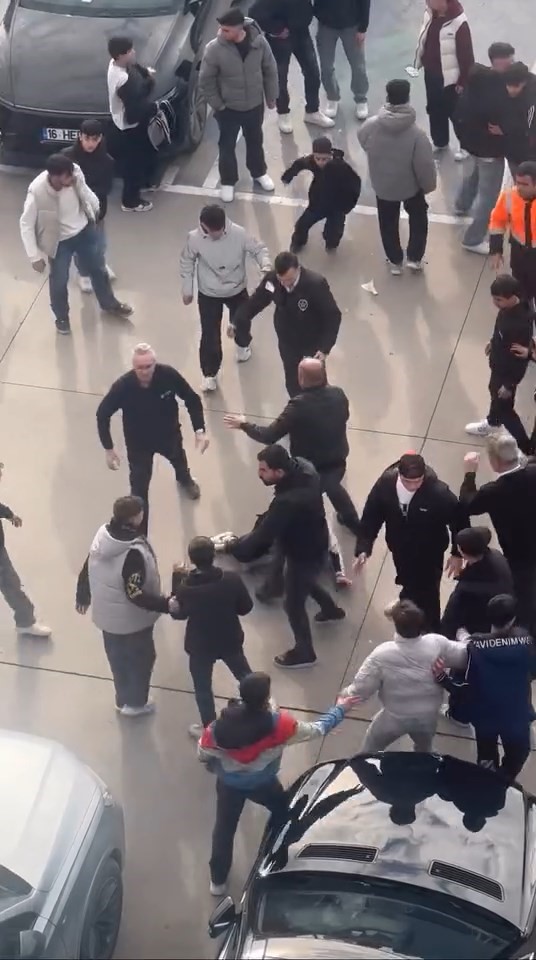 Bursa'da Gençler Birbirine Girdi (1)-2