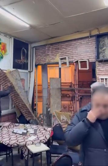 Bursa’da Kahvehanede Duvar Yıkıldı