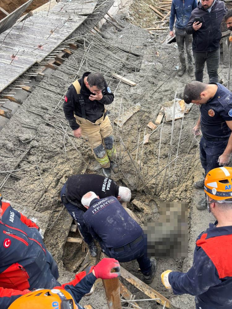 Bursa'da Ölü Ve Yaralılar! Tonlarca Betonun Altında Kaldılar (2)