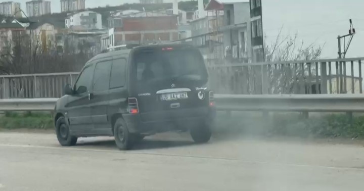 Bursa'da Otobana Ters Yönde Girdi! Facianın Eşiğinden Dönüldü (2)