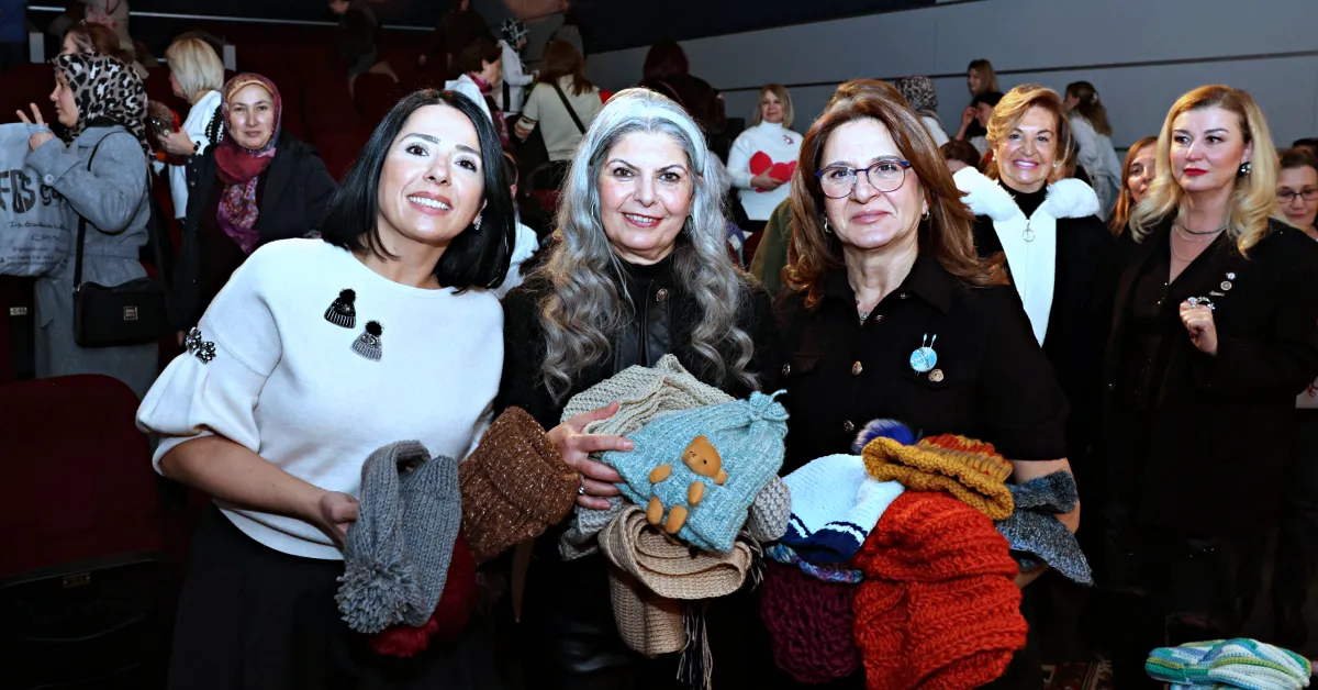 Bursa'da Sinema Salonunda Iyilik Mesaisi Işıklar Kapanmadı (4)