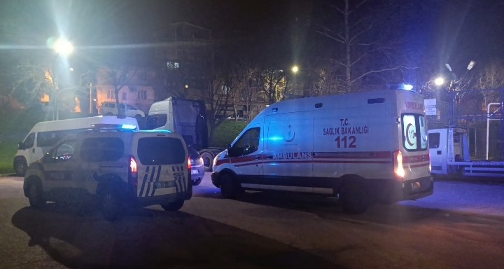 Bursa'da Spor Tesisinin Otoparkında Bıçaklı Kavga! (1)