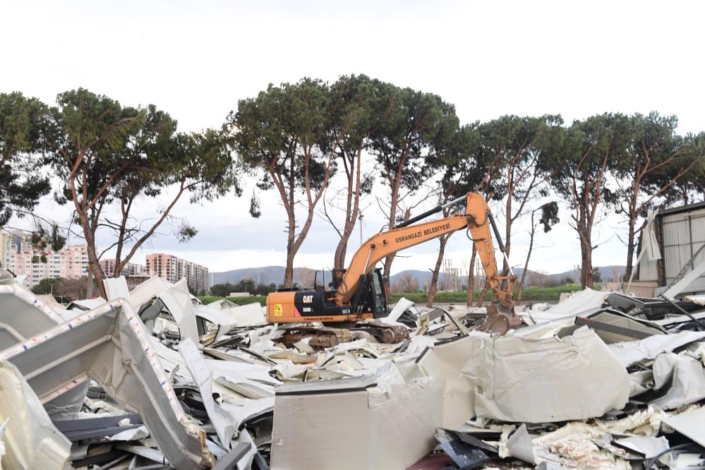 Bursa'da Tarım Arazisine Yapılan Kaçak Depolar Yıkıldı! (3)