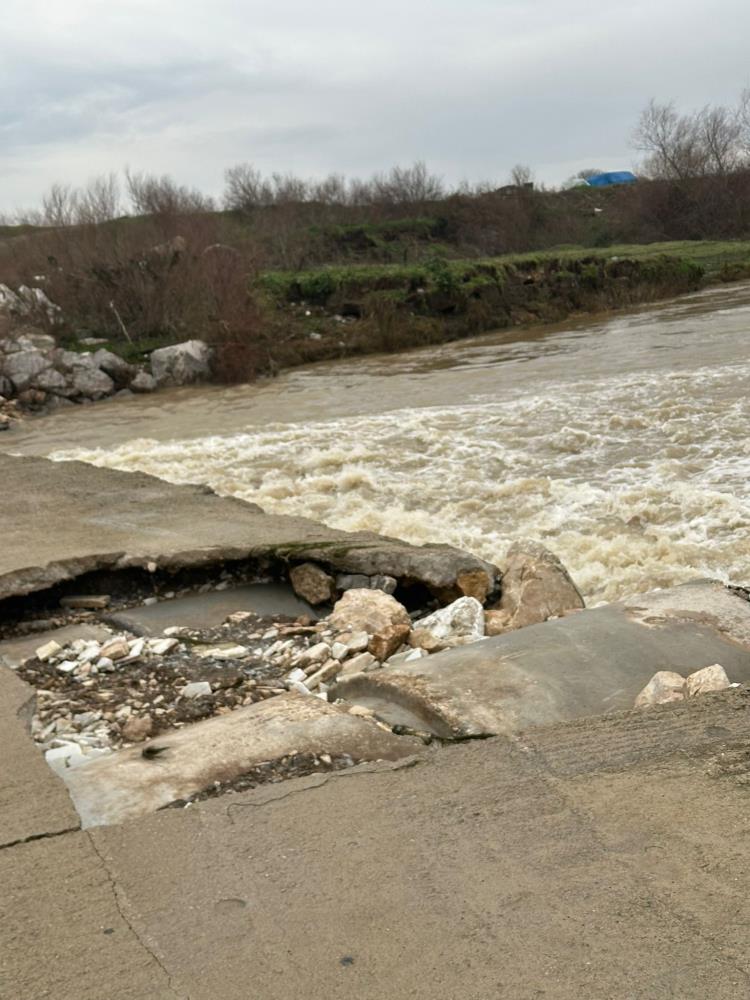 Bursa'daki Hasarlı Köprü Vatandaşlara Korku Dolu Anlar Yaşatıyor! (2)