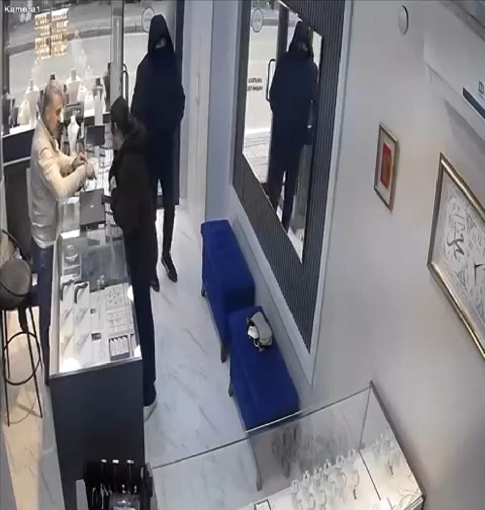Bursa'daki Kuyumcuda Film Sahnelerini Aratmayan Hırsızlık! (2)