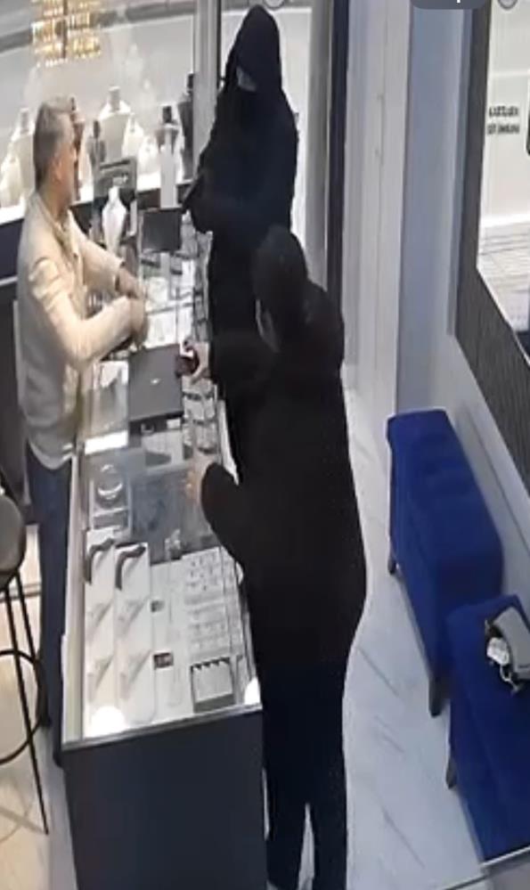 Bursa'daki Kuyumcuda Film Sahnelerini Aratmayan Hırsızlık! (3)