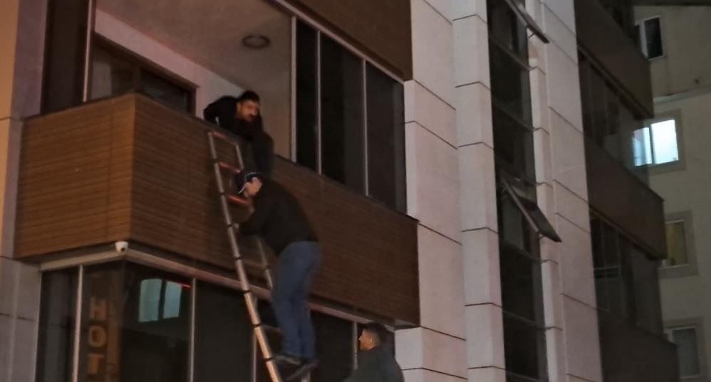 Bursa’daki Otelde Çıkan Yangın Kontrol Altına Alındı! 7 Kişi Yaralandı (4)