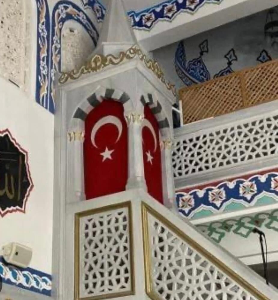 Bursalı Imamdan 'Minberler Bayrakla Süslensin' Teklifi! (3)-1