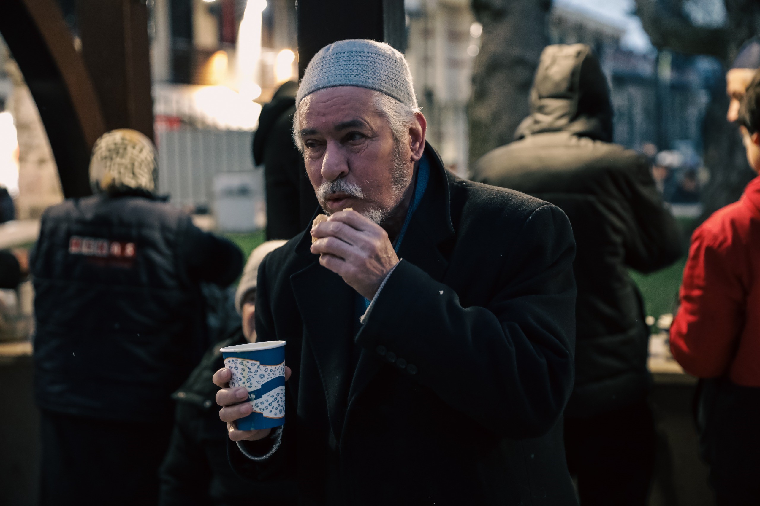 Büyükşehir’den Vatandaşa Sıcak Çorba Ikramı (2)